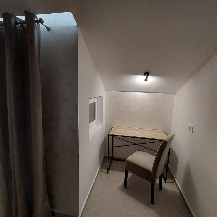 Apartman Lux Jelena Surčin Buitenkant foto