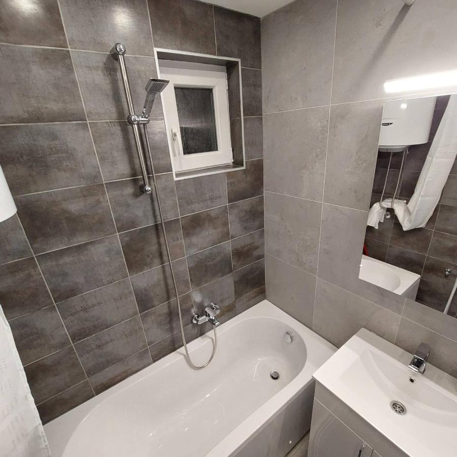 Apartman Lux Jelena Surčin Buitenkant foto