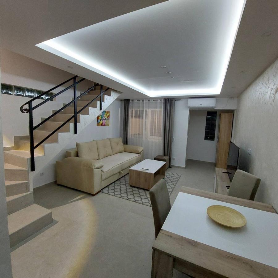 Apartman Lux Jelena Surčin Buitenkant foto