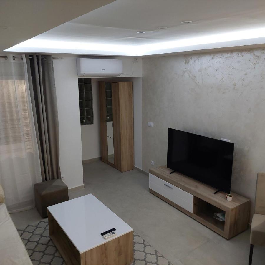 Apartman Lux Jelena Surčin Buitenkant foto