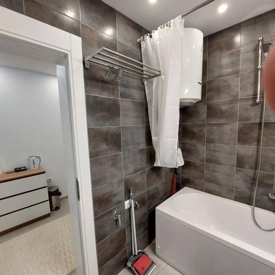 Apartman Lux Jelena Surčin Buitenkant foto