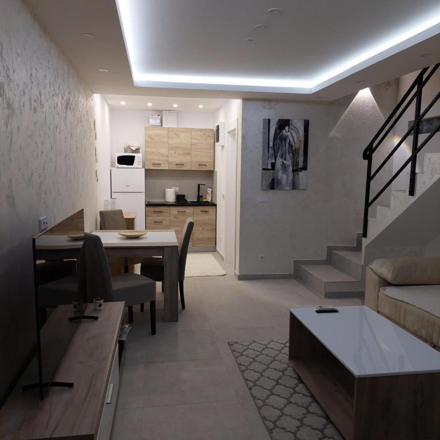 Apartman Lux Jelena Surčin Buitenkant foto